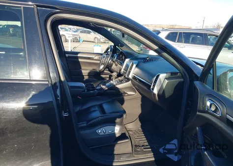 2017 Porsche Cayenne Platinum Edition из США, поврежденный, VIN WP1AA2A21HKA84177